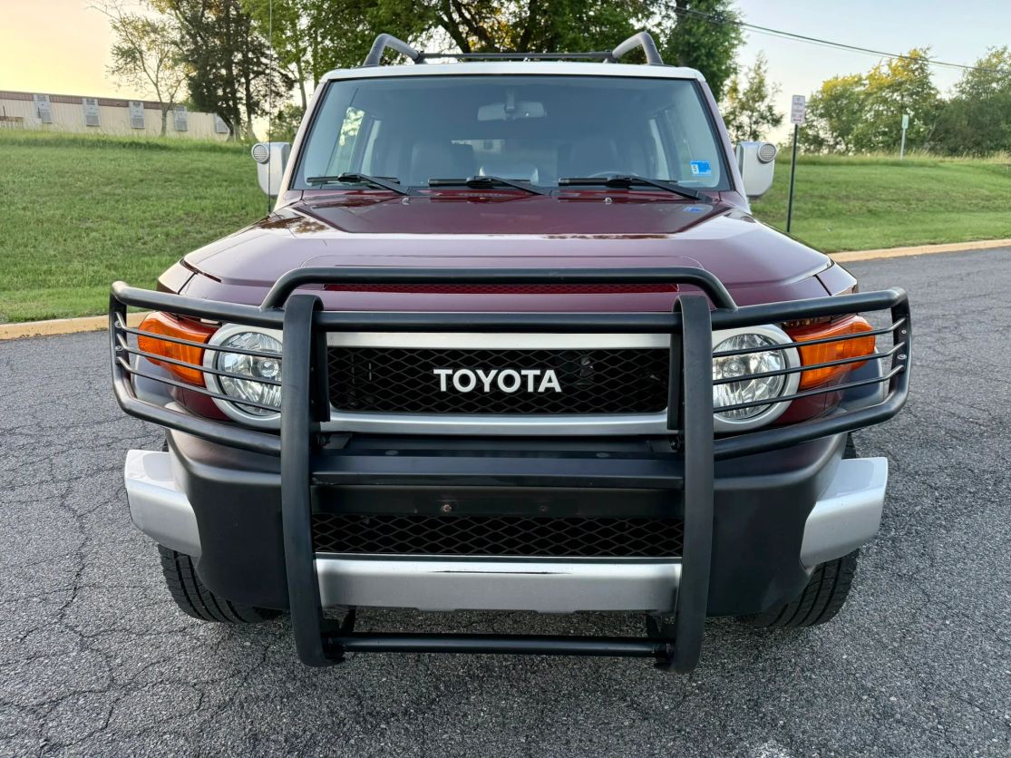 toyota fj cruiser 2011 JTEBU4BF4BK111255 image toyota fj cruiser 2011 JTEBU4BF4BK111255 image